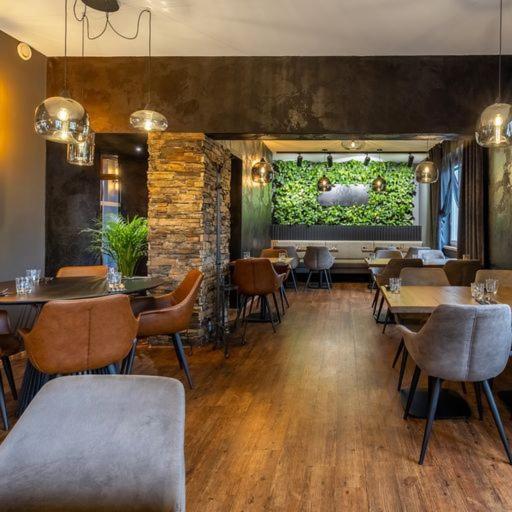 Garden Restaurant & Pension Pardubice Extérieur photo
